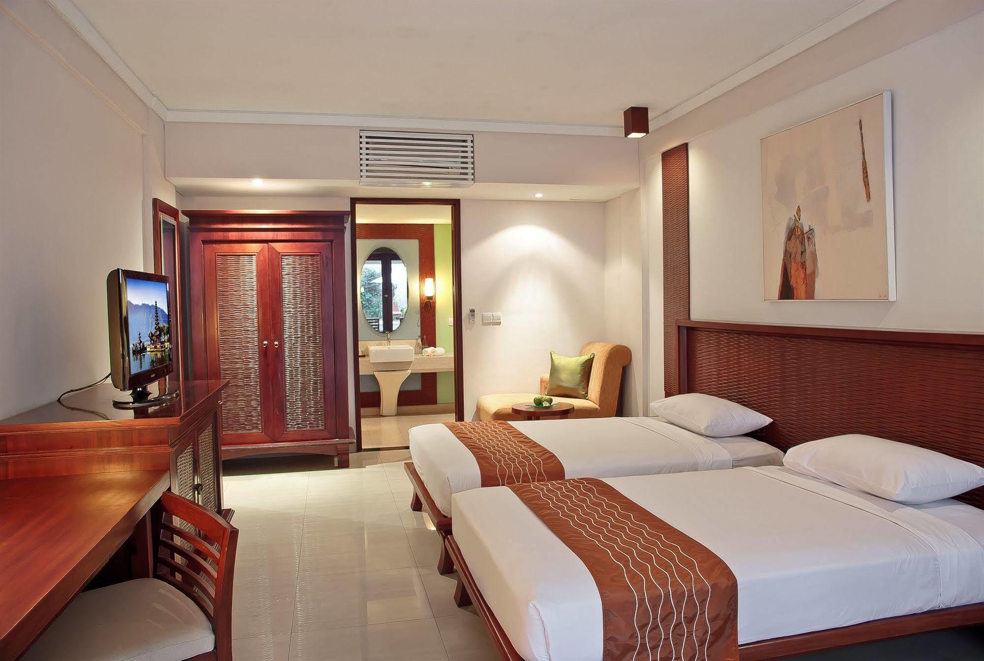 The Rani Hotel & Spa Kuta Lombok Exterior foto
